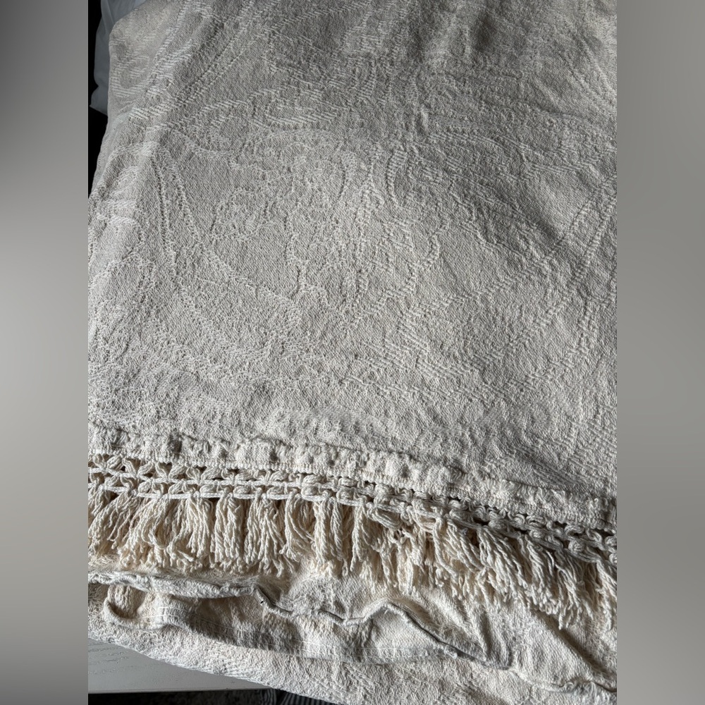 Come Home handwoven Beige Quilt - King